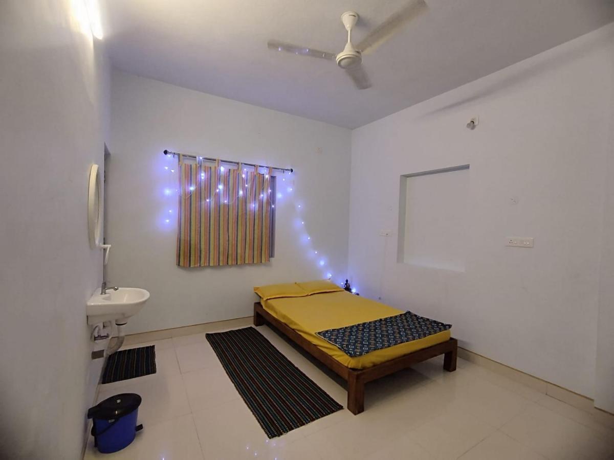 Funk Monk Hostel Auroville Bagian luar foto